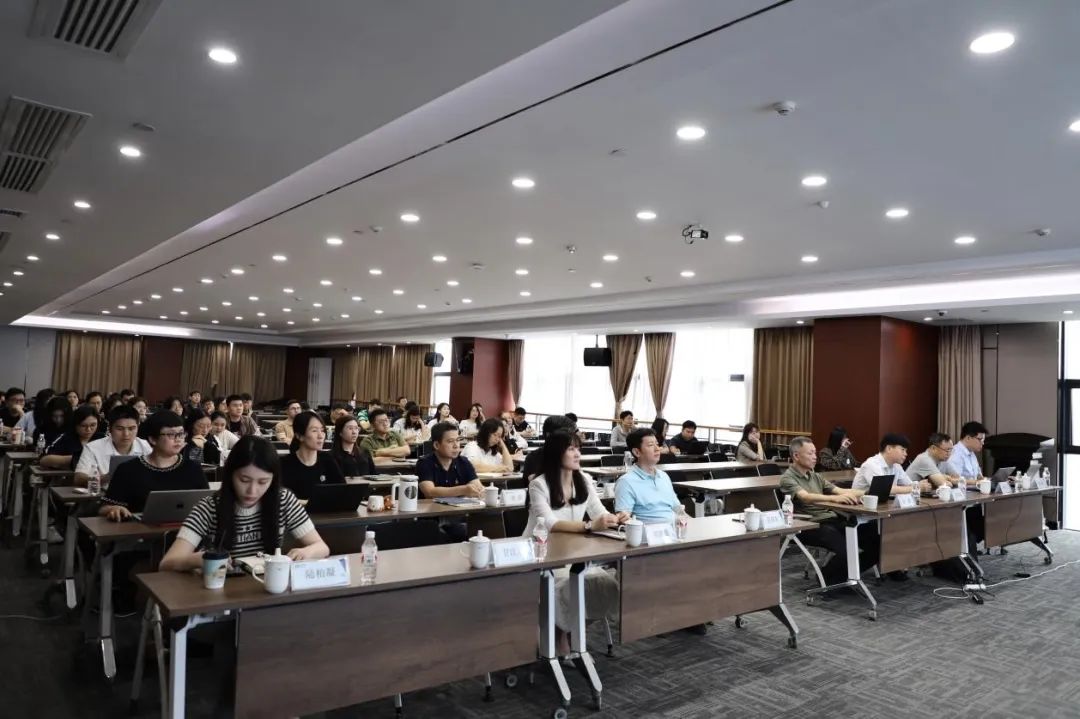 中信恒泰集團組織開展新質(zhì)生產(chǎn)力及新政策、新形勢下招投標工作應對策略專題培訓